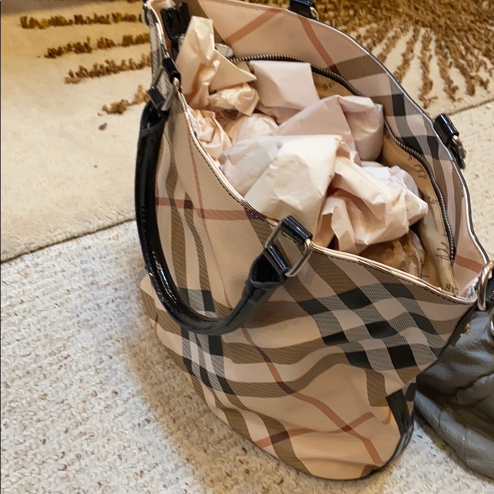 Burberry style bag